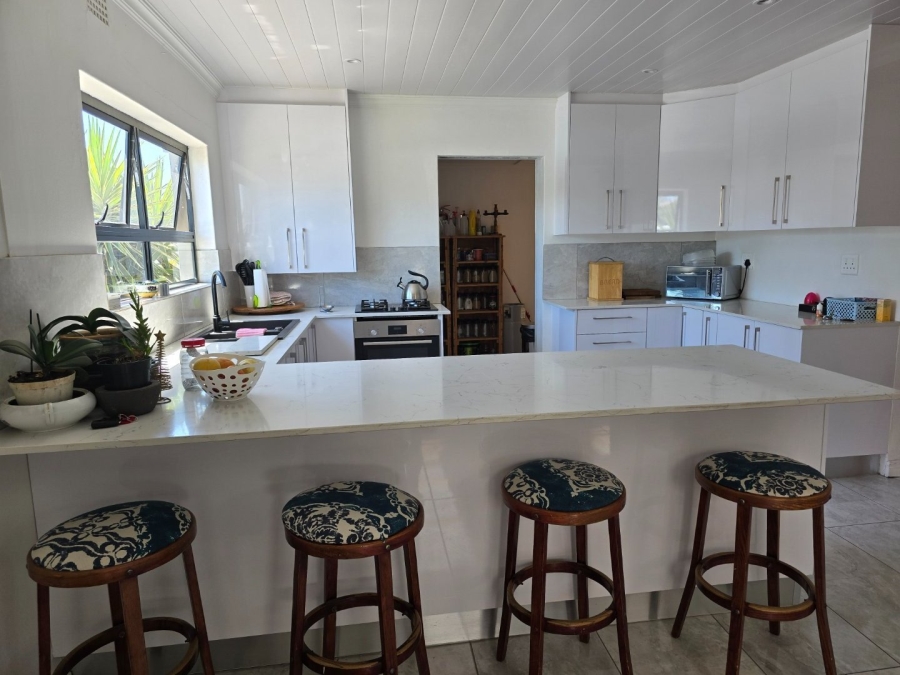 4 Bedroom Property for Sale in Grassy Park Western Cape